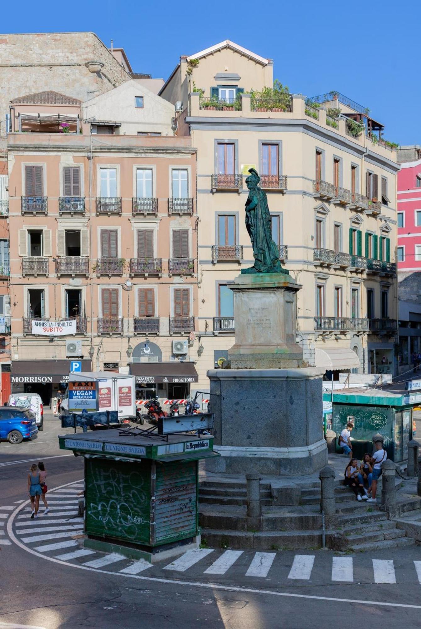 Suite Nel Largo Cagliari Habitación foto